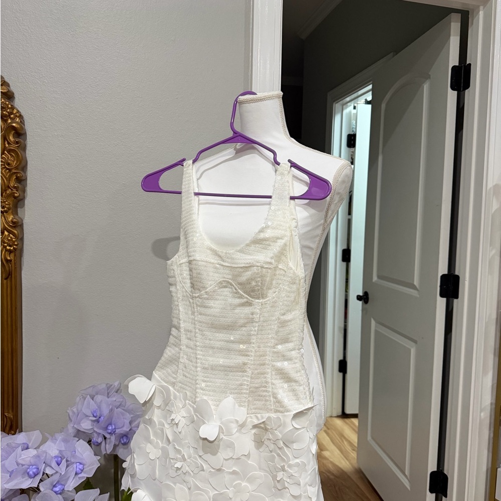 White Floral Appliqué Sleeveless Dress